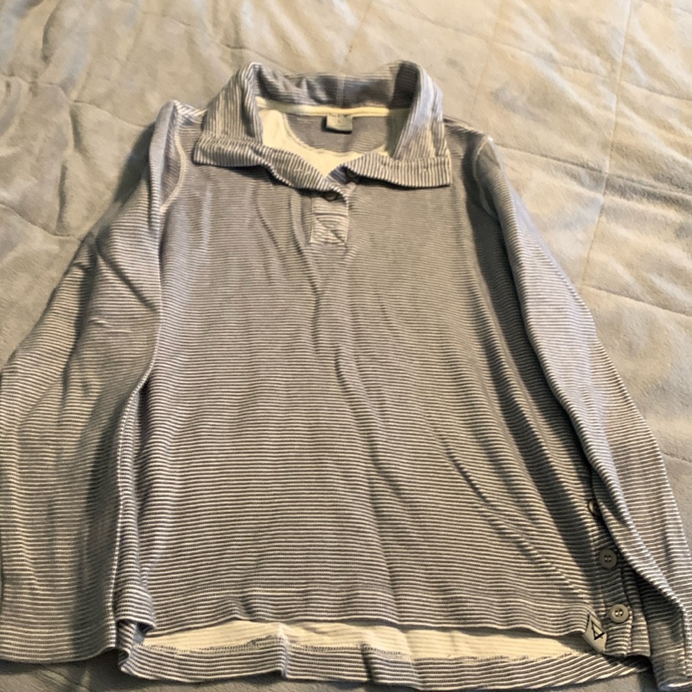 LIV outdoor button top
